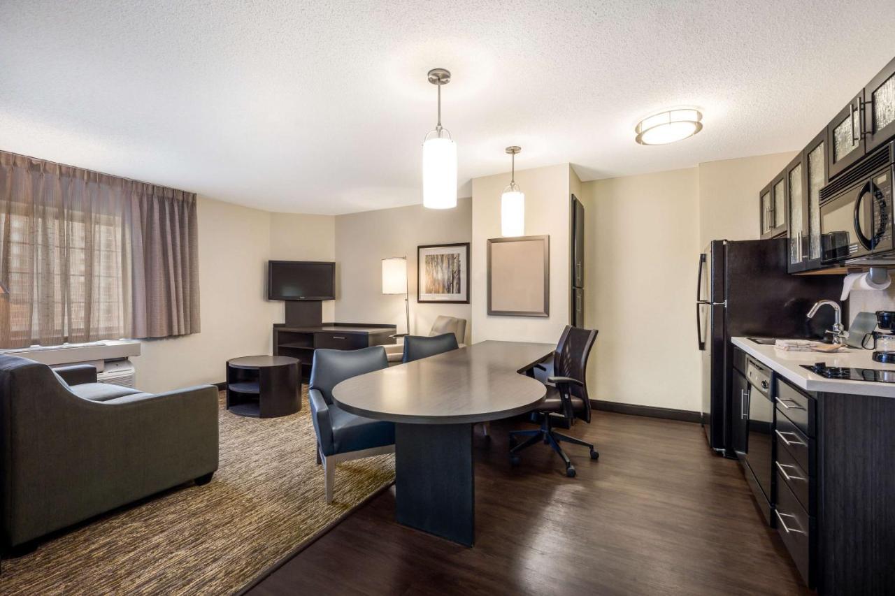 Sonesta Simply Suites Orange County Airport Santa Ana Exterior photo